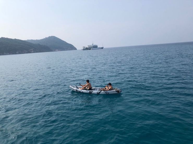 B681DDBC-FB94-4D7D-8FDB-77209D329656