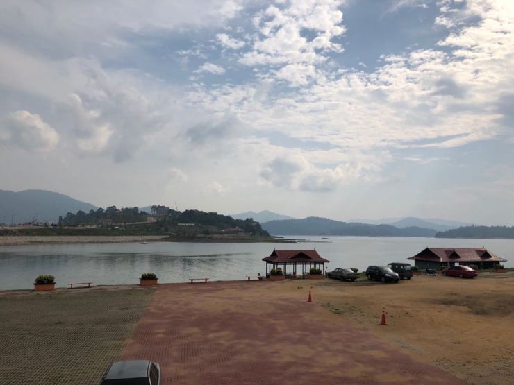 FA73C40F-DFF7-4600-89E1-FF386616C4B3